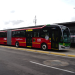 Características importantes que debes conocer de los nuevos buses del sistema TransMilenio, 100% eléctricos y ensamblados en Colombia.